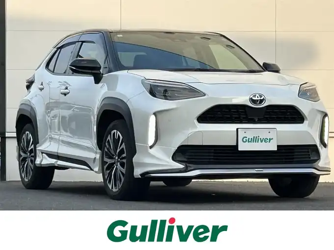 新着情報“ヤリスクロスハイブリッドZ”2021年式ブラックマイカ/ホワイトパールクリスタルシャイン 2トーン入荷しました！