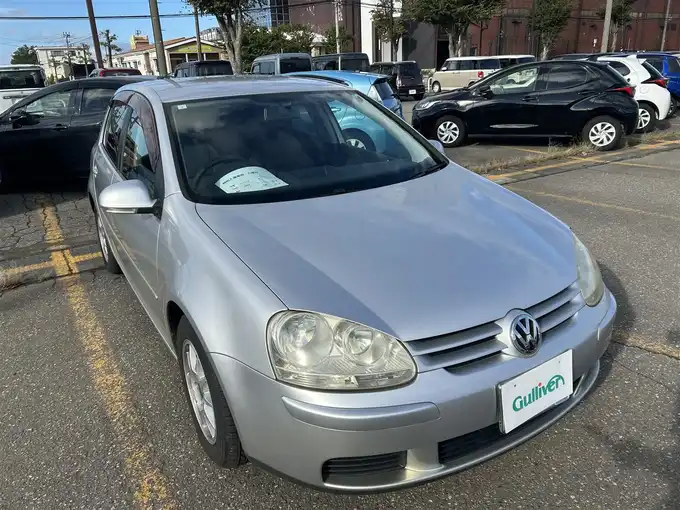 新着情報“ゴルフTSIトレンドライン”2009年式シルバー入荷しました！