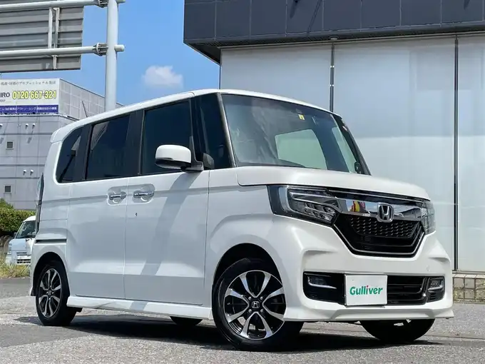 新着情報“Ｎ－ＢＯＸカスタムG・Lホンダセンシング”2018年式プラチナホワイトパール入荷しました！