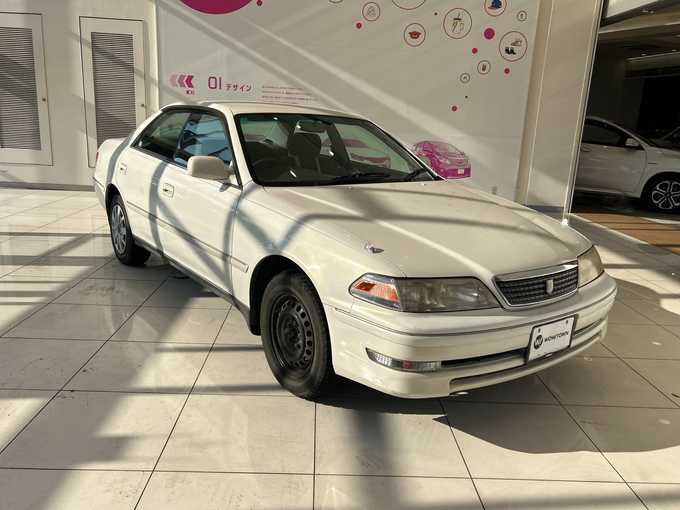 新着情報“マークIIグランデFour”2000年式ホワイトパールマイカ入荷しました！