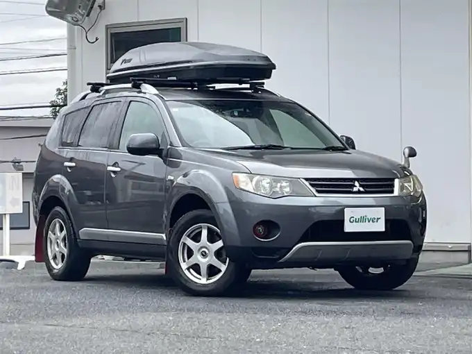 新着情報“アウトランダーG”2006年式ミディアムパープリッシュグレーマイカ入荷しました！