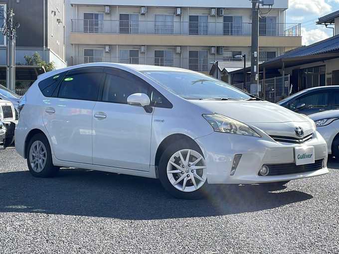 新着情報“プリウスαS”2013年式ホワイトパールクリスタルシャイン入荷しました！