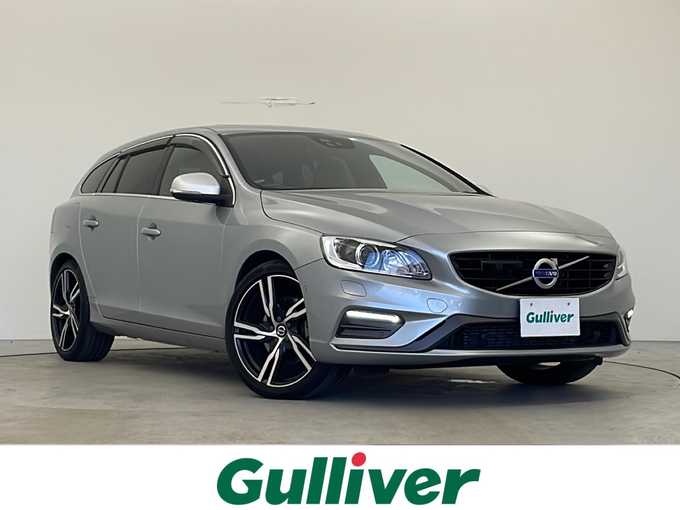 新着情報“Ｖ６０T6 AWD Rデザイン”2018年式シルバー入荷しました！