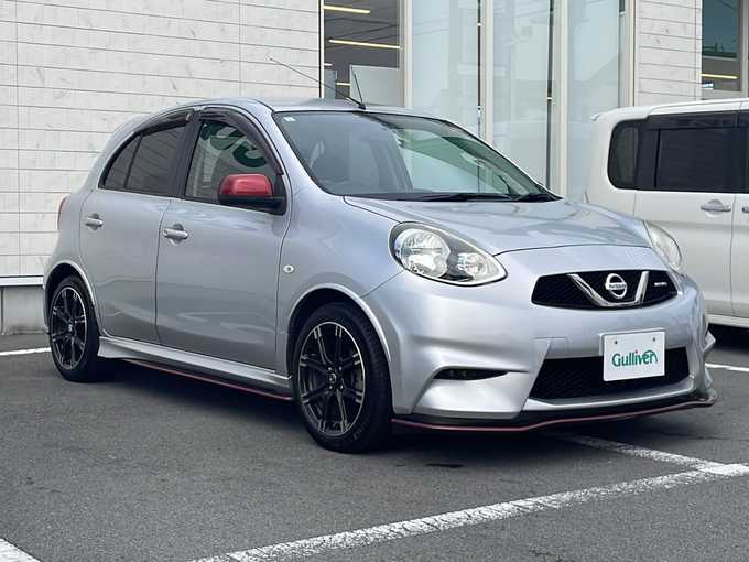 新着情報“マーチニスモ”2014年式ブリリアントシルバー入荷しました！