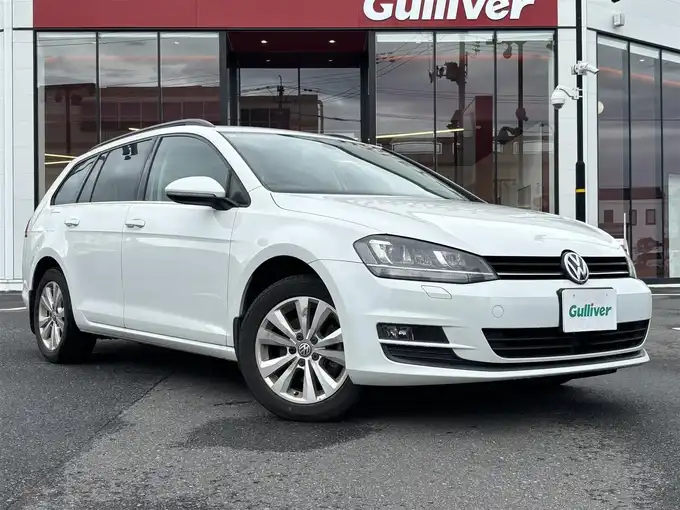 新着情報“ゴルフヴァリアントTSIコンフォートラインブルーモーションテクノロジー”2016年式白入荷しました！