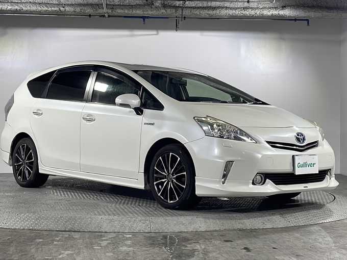 新着情報“プリウスαS チューン ブラック”2014年式ホワイトパールクリスタルシャイン入荷しました！