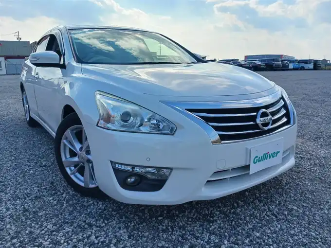 新着情報“ティアナXV ナビAVMパッケージ”2017年式ブリリアントホワイトパール入荷しました！