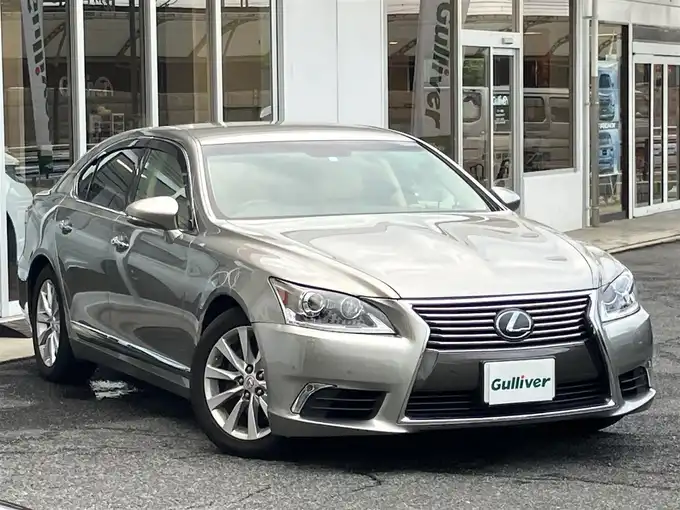 新着情報“ＬＳLS460 バージョンC Iパッケージ”2015年式ソニックチタニウム入荷しました！