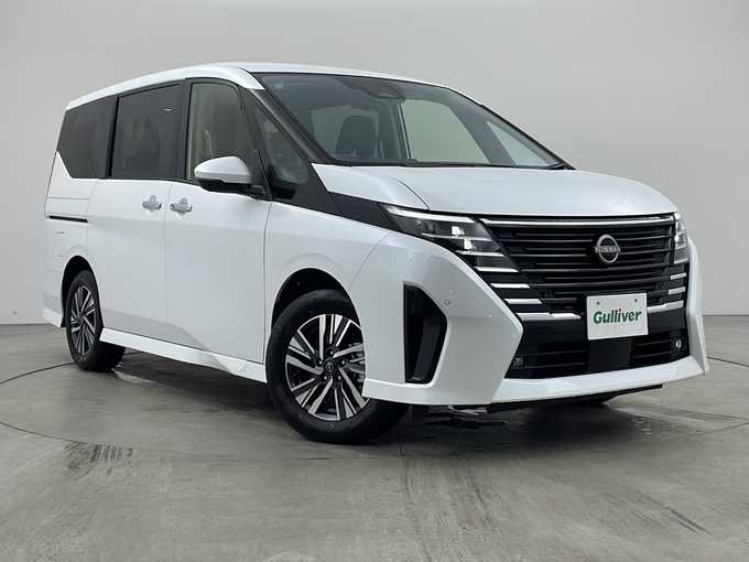新着情報“セレナe－パワー ハイウェイスターV”2025年式プリズムホワイト入荷しました！