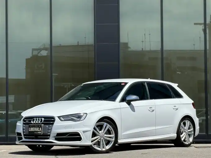 新着情報“Ｓ３スポーツバック”2014年式グレイシアホワイトメタリック入荷しました！