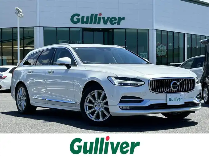 新着情報“Ｖ９０D4 インスクリプション”2020年式クリスタルホワイトP入荷しました！