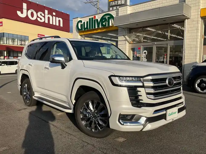 新着情報“ランドクルーザーZX”2025年式プレシャスホワイトパール入荷しました！