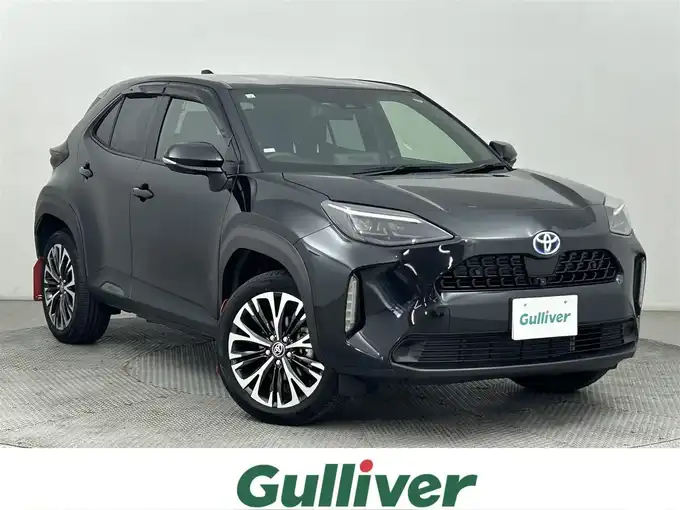 新着情報“ヤリスクロスハイブリッドZ”2023年式ブラックマイカ入荷しました！