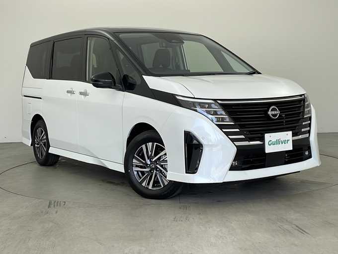 新着情報“セレナe－パワー ハイウェイスターV”2025年式パール入荷しました！