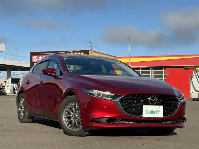 新着情報“ＭＡＺＤＡ３セダン20S Lパッケージ”2020年式ソウルレッドクリスタルM入荷しました！
