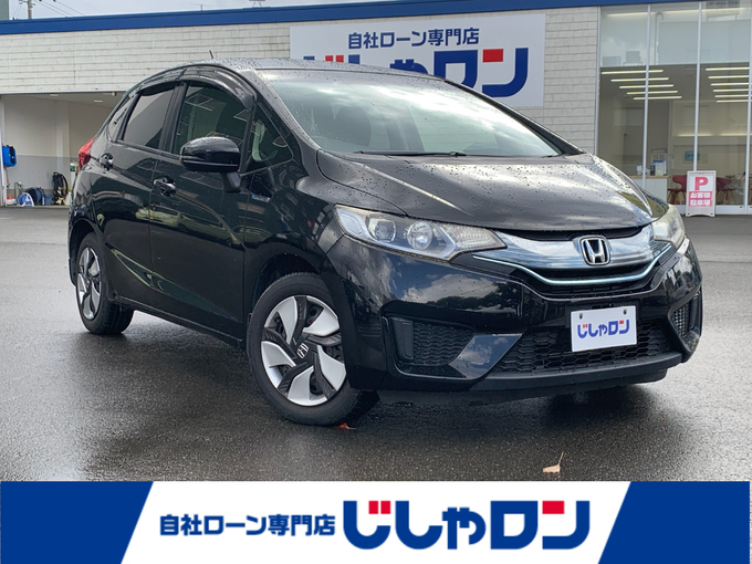 新着情報“フィットハイブリッドハイブリッド・Fパッケージ”2014年式クリスタルブラックパール入荷しました！