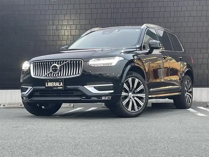 新着情報“ＸＣ９０アルティメット B6 AWD エアサスペンション装着車”2022年式オニキスブラックP入荷しました！