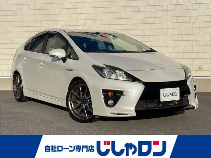 新着情報“プリウスSツーリングセレクション・G’s”2012年式ホワイトパールクリスタルシャイン入荷しました！