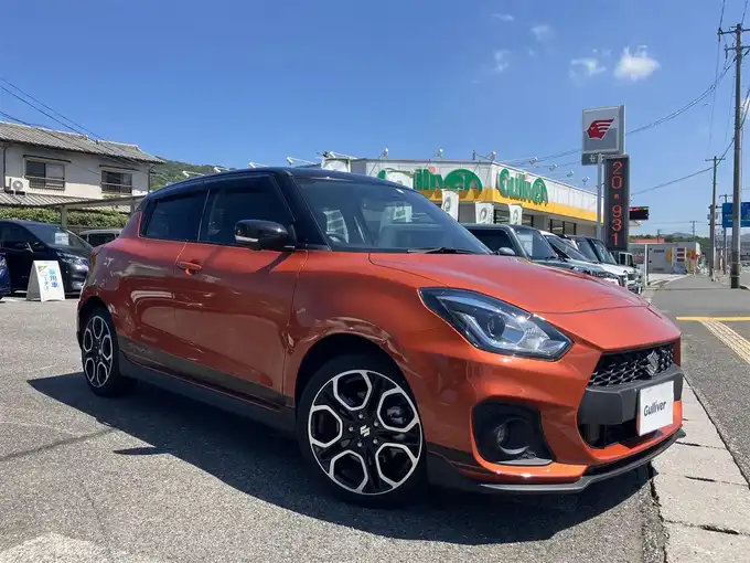 新着情報“スイフトスポーツベースグレード”2023年式フレイムオレンジパールメタリック/ブラック2トーンルーフ入荷しました！