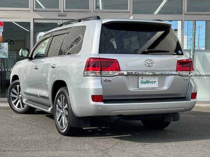 灰色のハト 新着情報“ランドクルーザーZX”2016年式シルバーM入荷しました