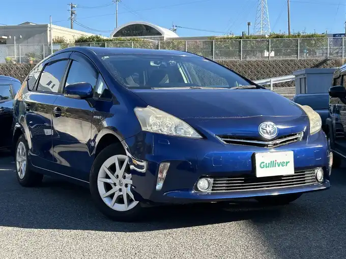 新着情報“プリウスαS”2013年式ダークブルーマイカ入荷しました！