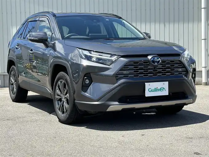 新着情報“ＲＡＶ４”2023年式グレーメタリック入荷しました！