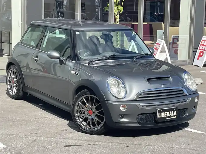 新着情報“ＭＩＮＩクーパーS”2005年式ダーク・シルバー・メタリック入荷しました！