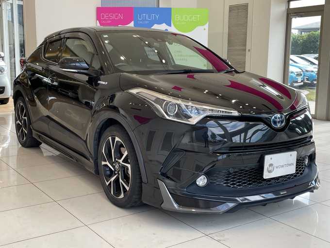 新着情報“Ｃ－ＨＲG”2018年式ブラックマイカ入荷しました！