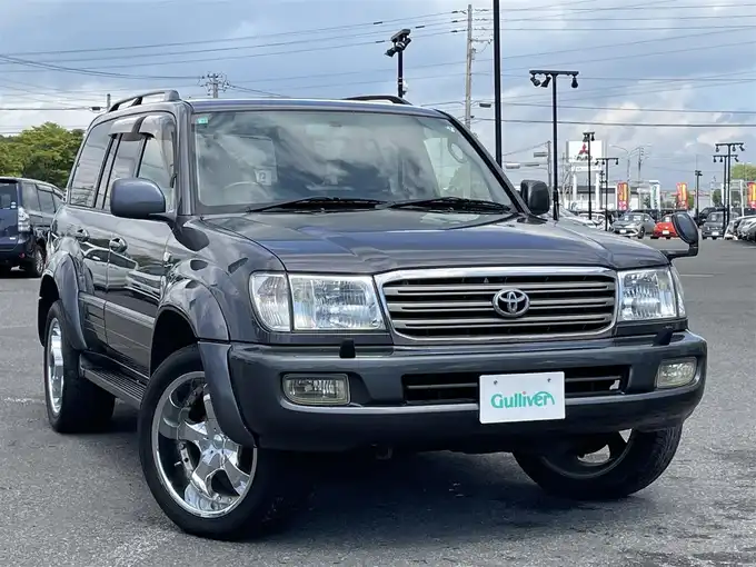 新着情報“ランドクルーザー１００VXリミテッド Gセレクション”2005年式ダークグレーマイカ入荷しました！