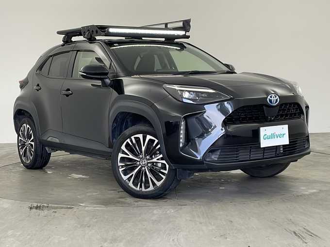 新着情報“ヤリスクロスハイブリッドZ”2020年式ブラックマイカ入荷しました！