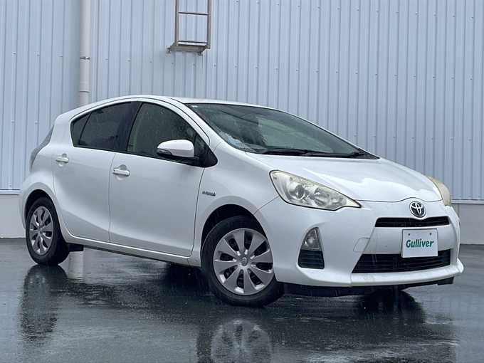 新着情報“アクアS”2013年式スーパーホワイトⅡ入荷しました！