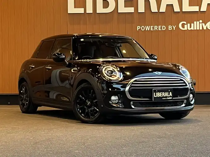 新着情報“ＭＩＮＩクーパー”2019年式ミッドナイト・ブラック・メタリック入荷しました！