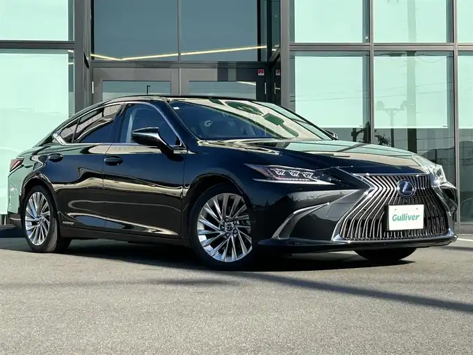 新着情報“ＥＳES300h バージョンL”2019年式グラファイトブラックガラスフレーク入荷しました！