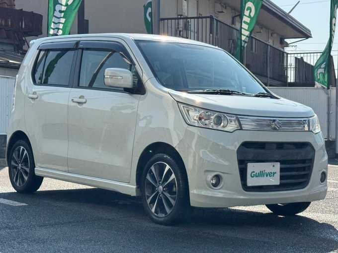 新着情報“ワゴンＲスティングレーT CDプレーヤー装着車”2012年式パールホワイト入荷しました！