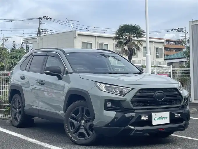 新着情報“ＲＡＶ４アドベンチャー”2022年式アーバンカーキ入荷しました！