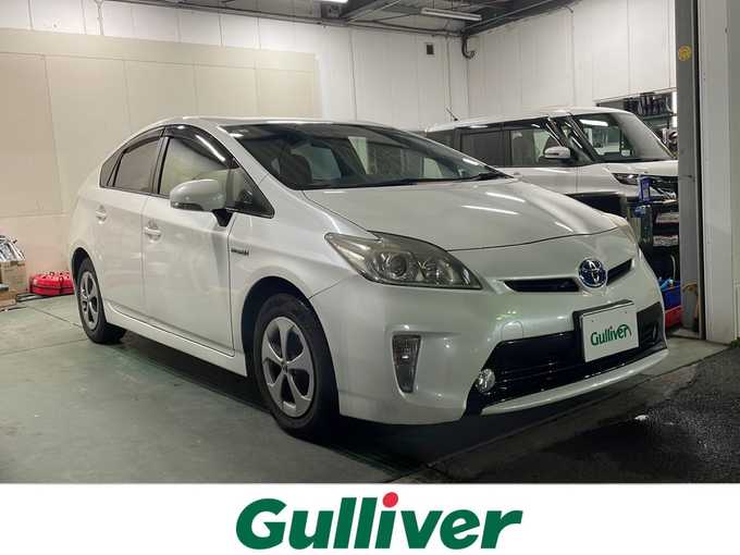 新着情報“プリウスS”2013年式ホワイトパールクリスタルシャイン入荷しました！