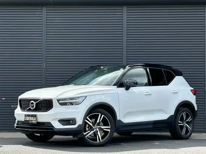 新着情報“ＸＣ４０T5 AWD Rデザイン”2018年式クリスタルホワイトP入荷しました！