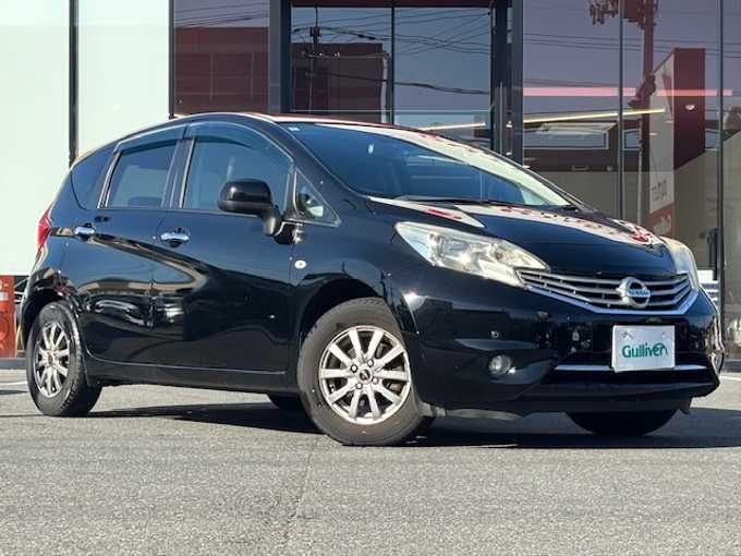 新着情報“ノートメダリスト エマージェンシーブレーキパッケージ”2014年式スーパーブラック入荷しました！