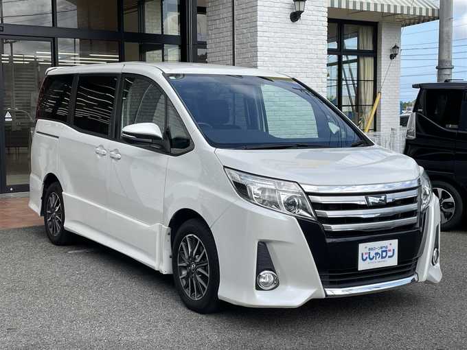 新着情報“ノアSi”2014年式ホワイトパールクリスタルシャイン入荷しました！