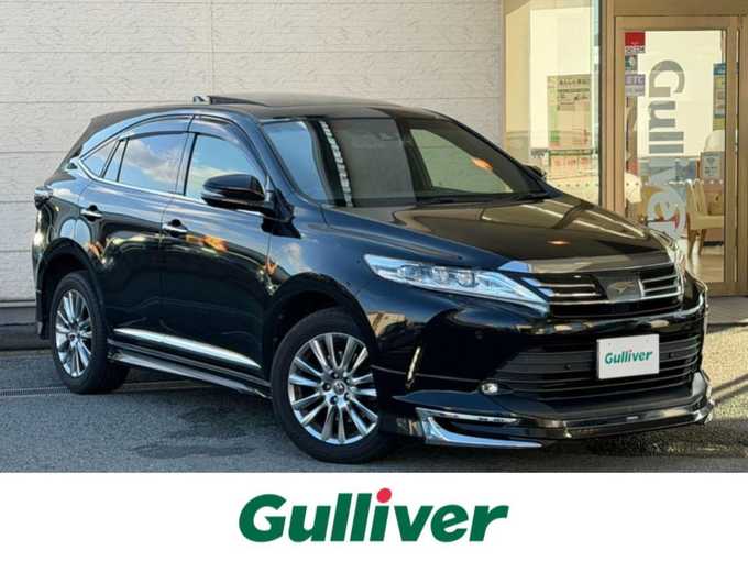 新着情報“ハリアープレミアム”2018年式ブラック入荷しました！