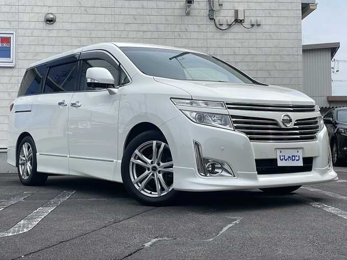新着情報“エルグランド350ハイウェイスターブラックレザー”2013年式ブリリアントホワイトパール入荷しました！