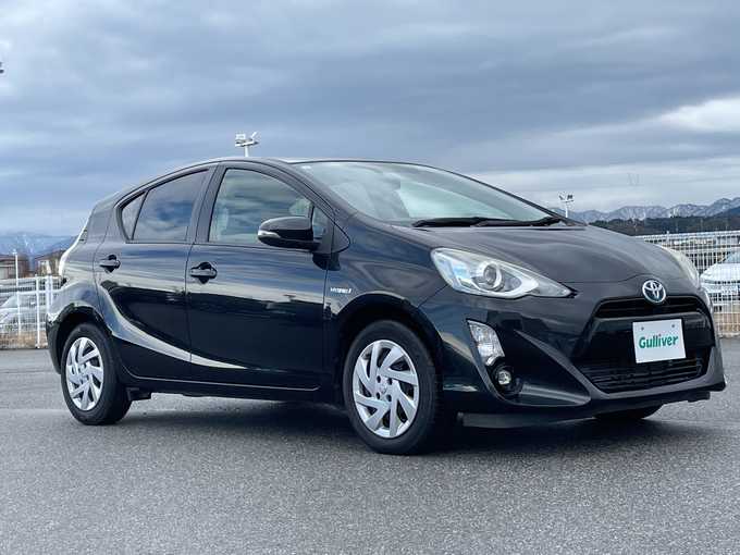 新着情報“アクアS”2015年式ブラックマイカ入荷しました！