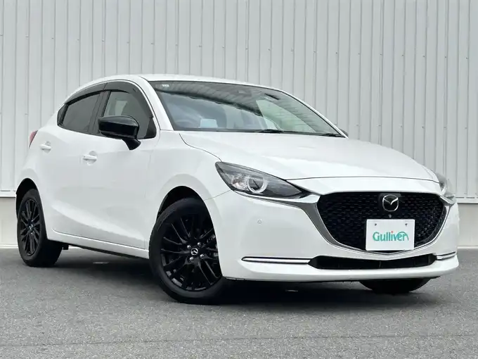 新着情報“ＭＡＺＤＡ２15S ブラックトーンエディション”2021年式スノーフレイクホワイトパールマイカ入荷しました！