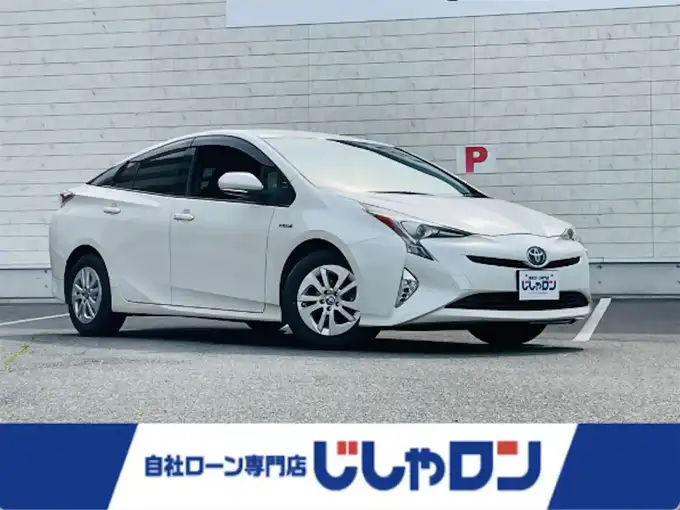 新着情報“プリウスS”2016年式ホワイトパールクリスタルシャイン入荷しました！