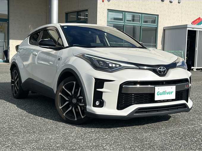 新着情報“Ｃ－ＨＲS GRスポーツ”2021年式ホワイトパールクリスタルシャイン入荷しました！