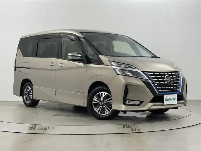新着情報“セレナe－パワー ハイウェイスターV”2020年式カシミヤグレージュ入荷しました！