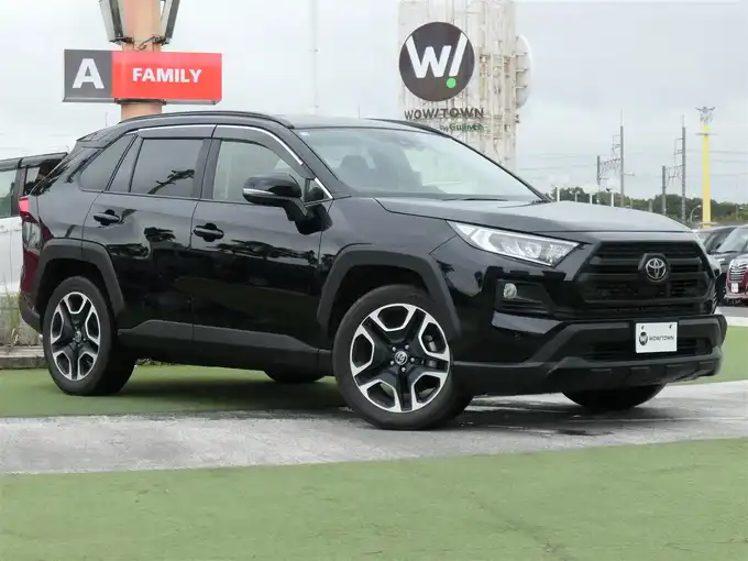 新着情報“ＲＡＶ４アドベンチャー”2020年式アティチュードブラックマイカ入荷しました！