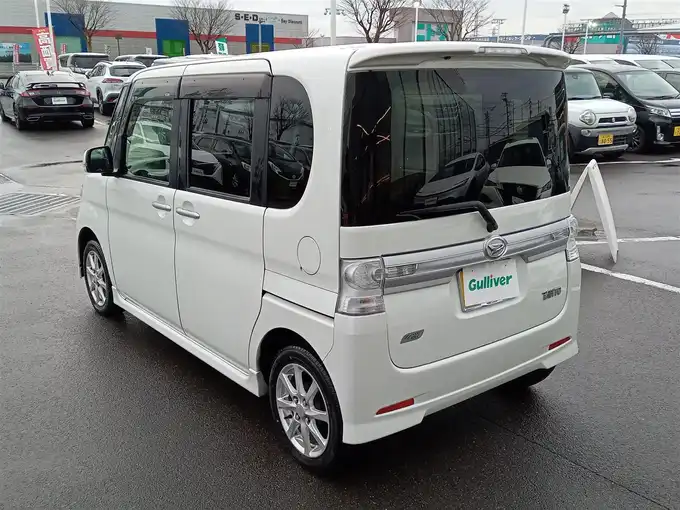 新着情報“タントカスタムX”2012年式パールホワイトⅢ入荷しま