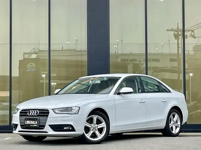 新着情報“Ａ４アバント2．0TFSI”2014年式グレイシアホワイトメタリック入荷しました！