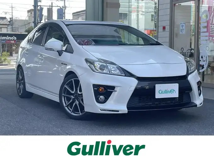 新着情報“プリウスSツーリングセレクション・G’s”2012年式ホワイトパールクリスタルシャイン入荷しました！